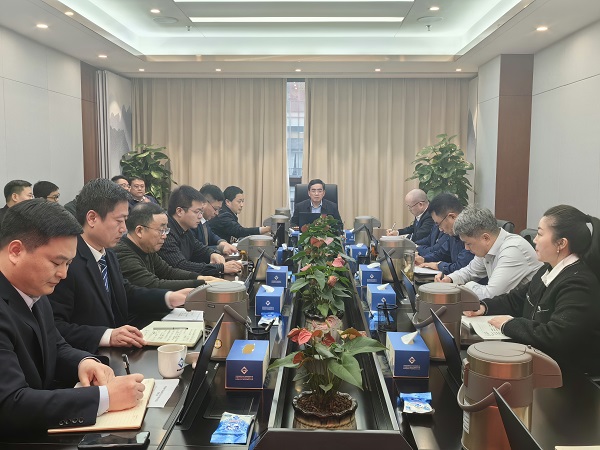 王思軍在省城市更新等三家公司重點(diǎn)工作推進(jìn)會(huì)上強(qiáng)調(diào)要以新作風(fēng)、新?lián)?dāng)，實(shí)現(xiàn)新發(fā)展